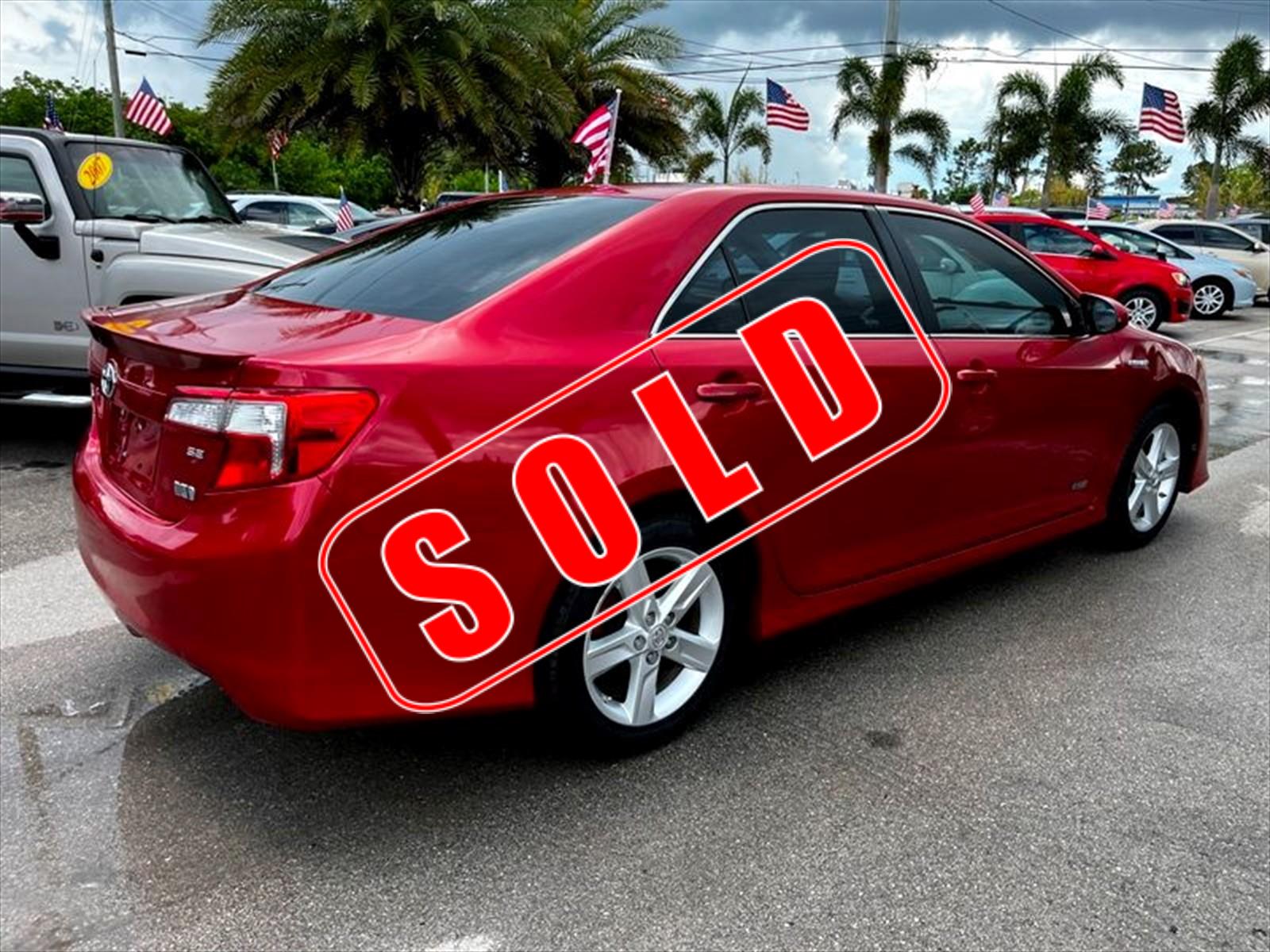 2014 Toyota Camry Hybrid in Princeton, FL