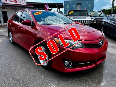 2014 Toyota Camry Hybrid in Princeton, FL
