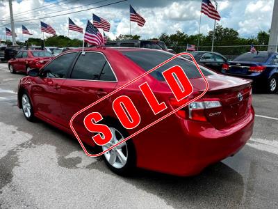 2014 Toyota Camry Hybrid in Princeton, FL