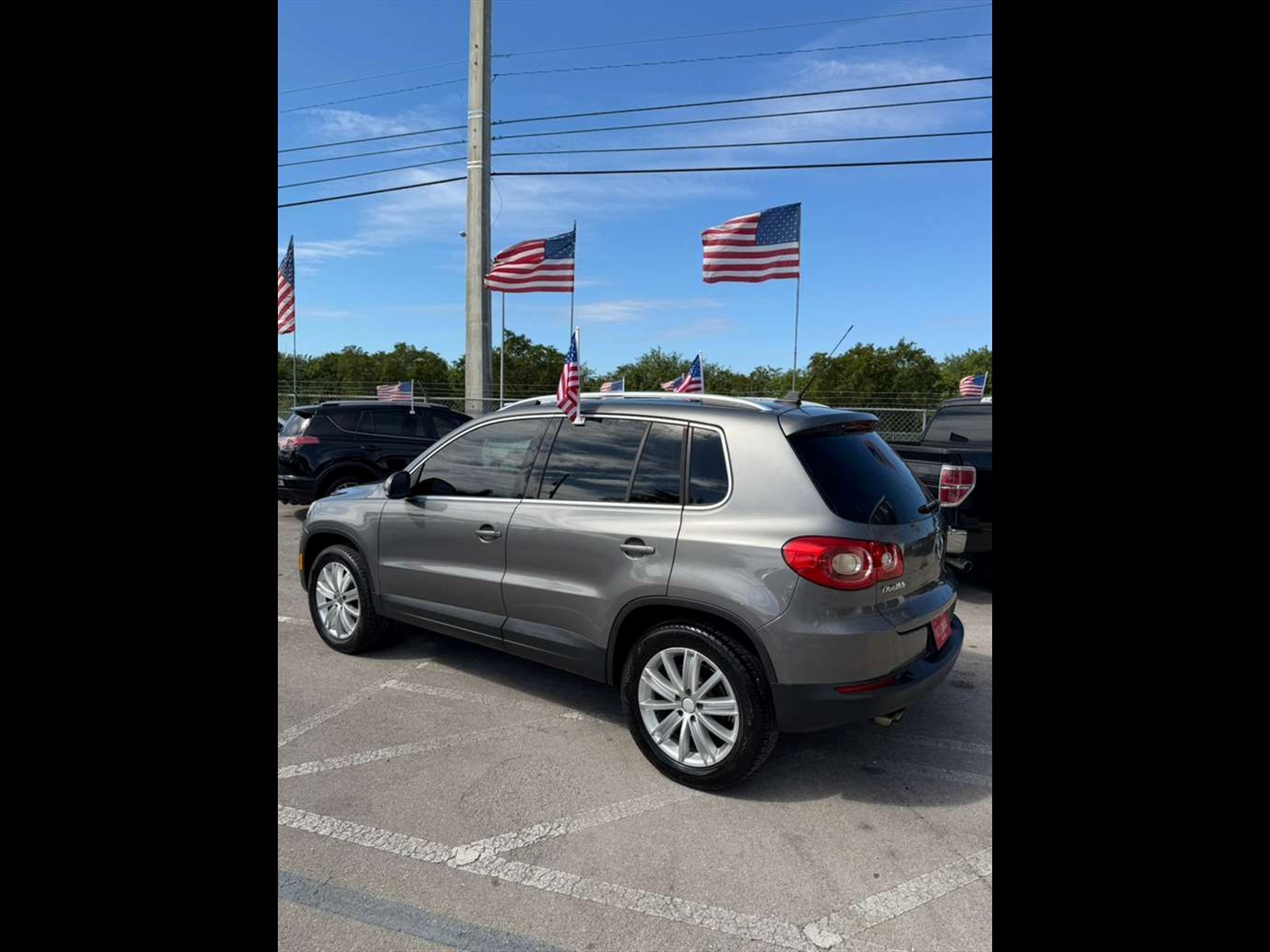 2009 VOLKSWAGEN Tiguan in Princeton, FL