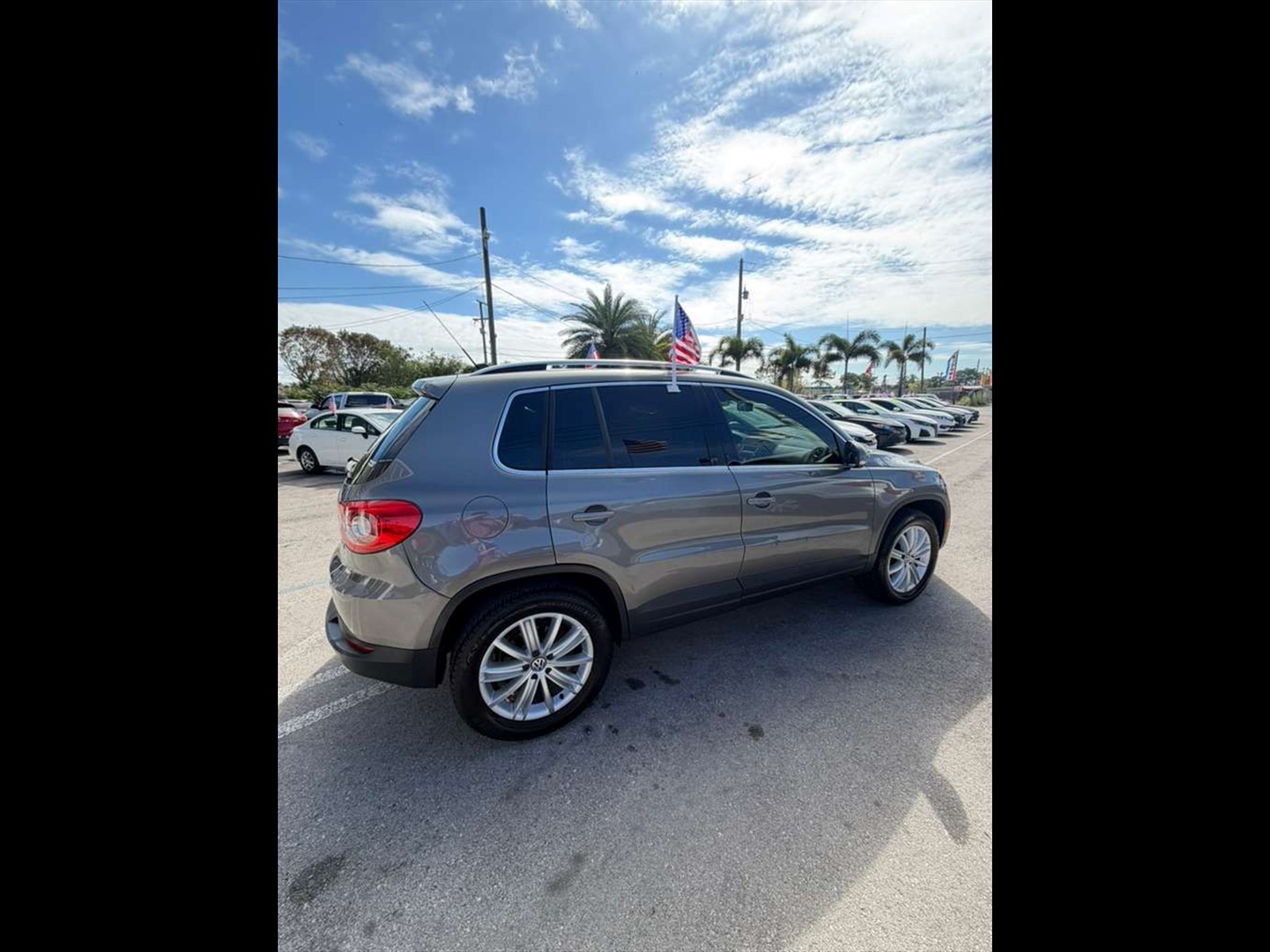 2009 VOLKSWAGEN Tiguan in Princeton, FL
