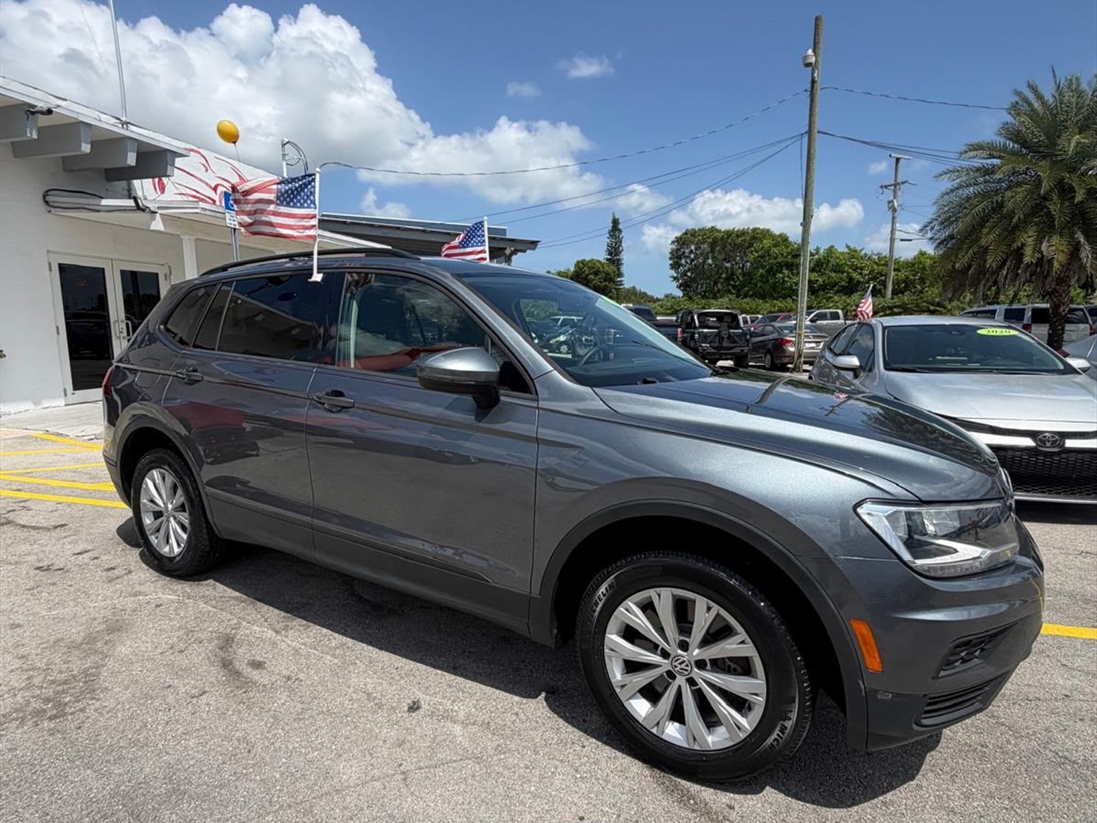 2020 VOLKSWAGEN Tiguan in Princeton, FL