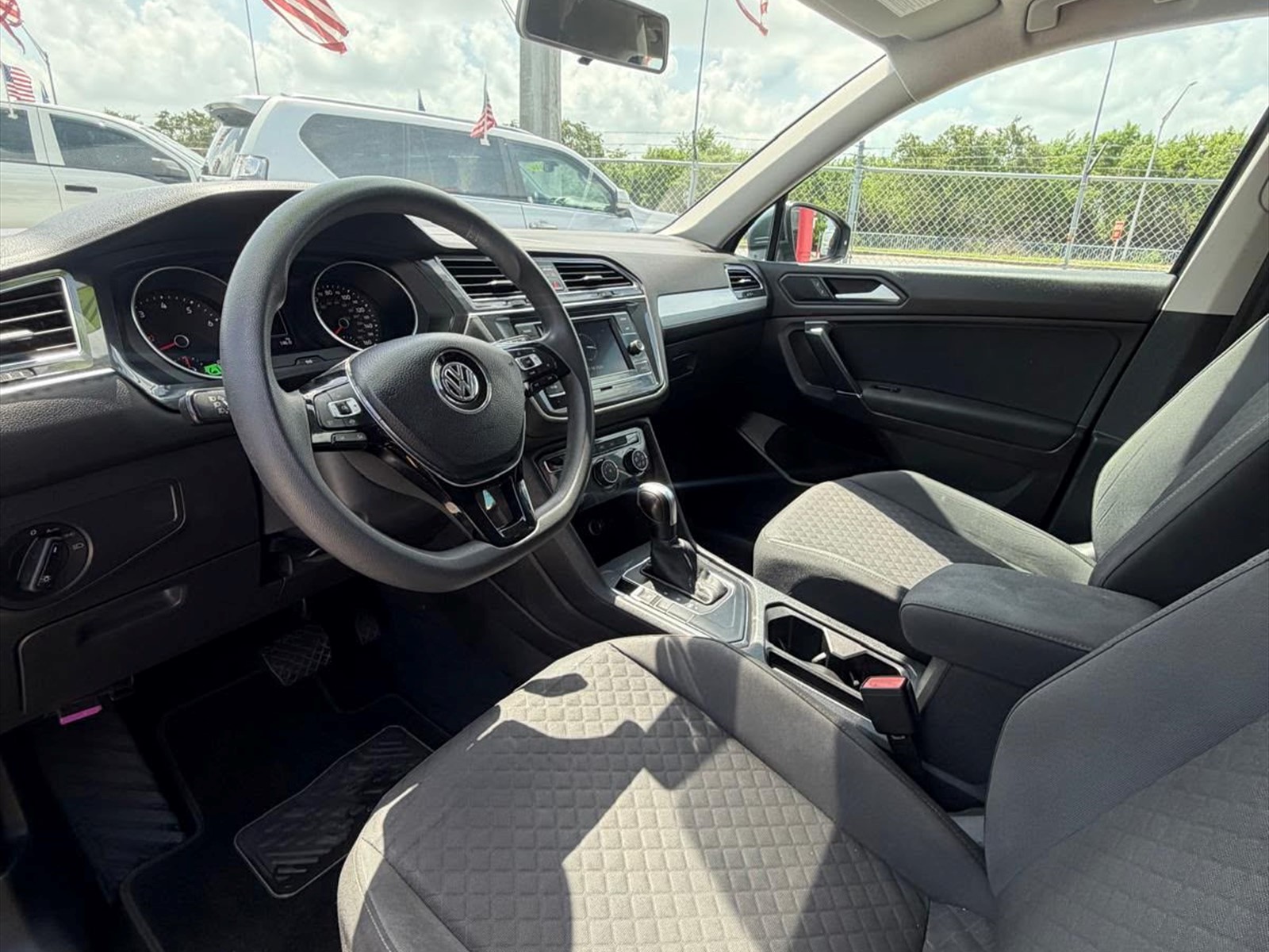 2020 VOLKSWAGEN Tiguan in Princeton, FL