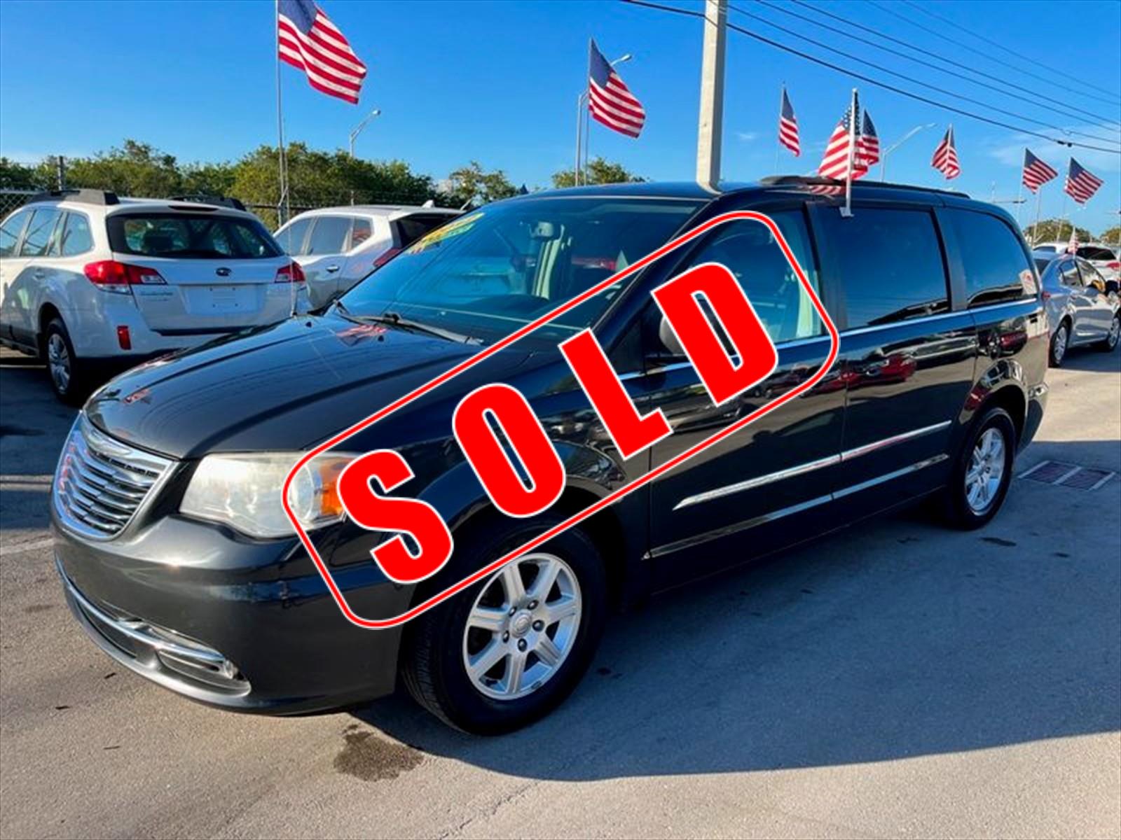 2012 Chrysler Town & Country in Princeton, FL