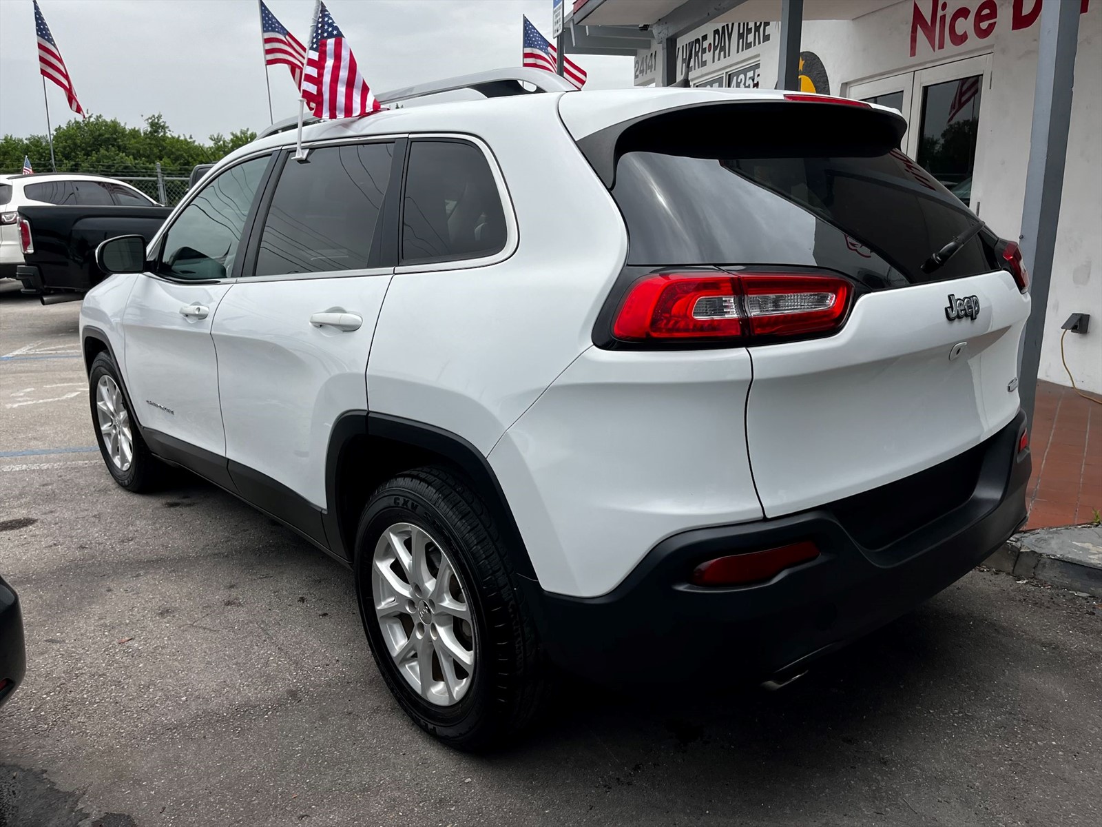 2017 JEEP Cherokee in Princeton, FL