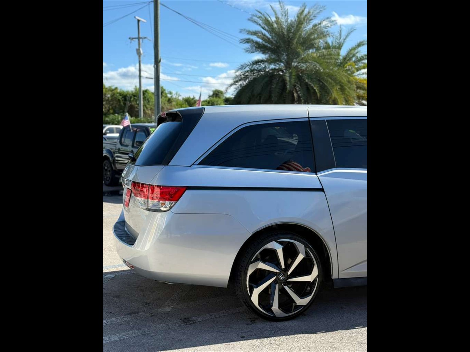2015 HONDA Odyssey in Princeton, FL