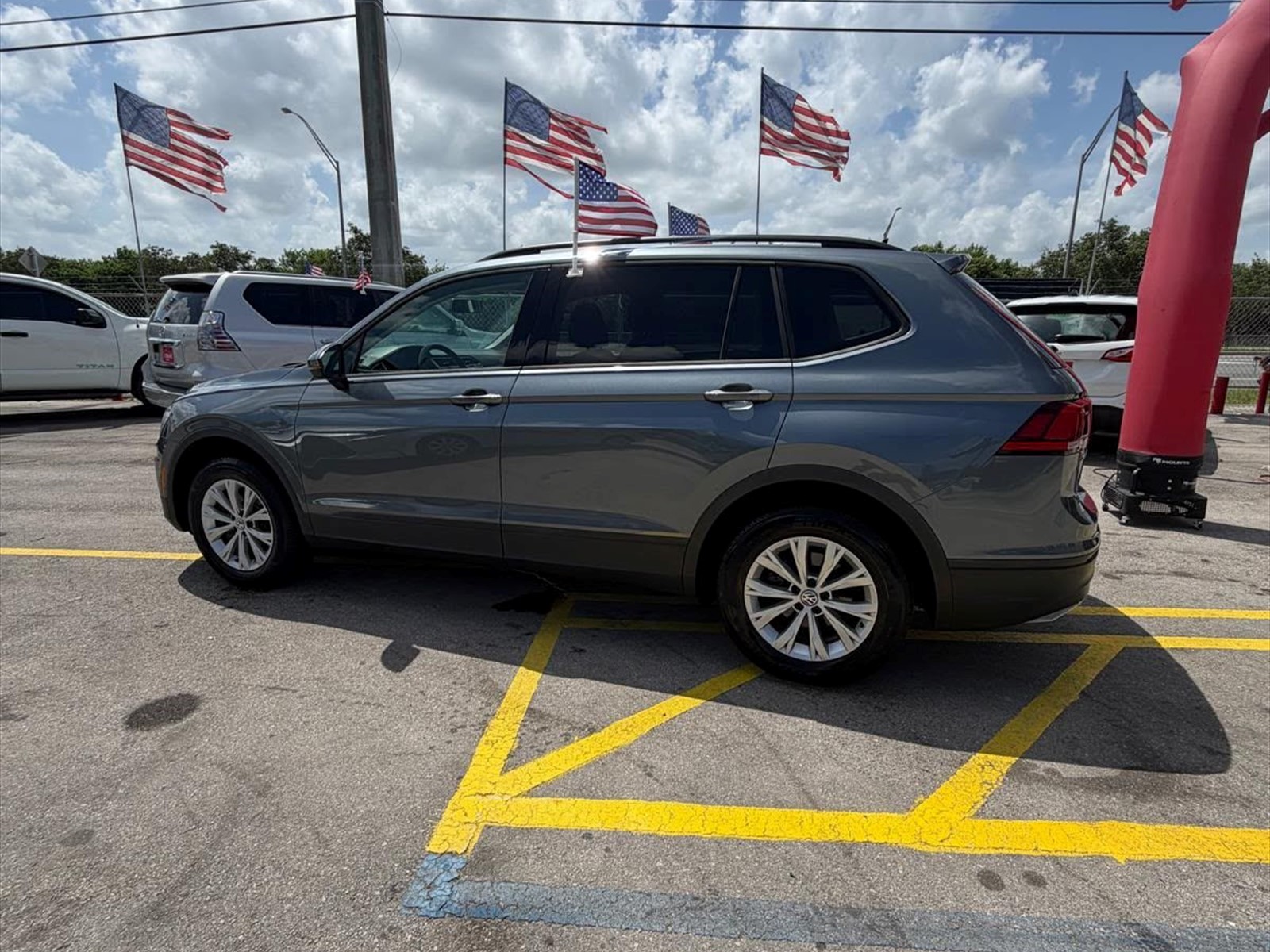 2020 VOLKSWAGEN Tiguan in Princeton, FL
