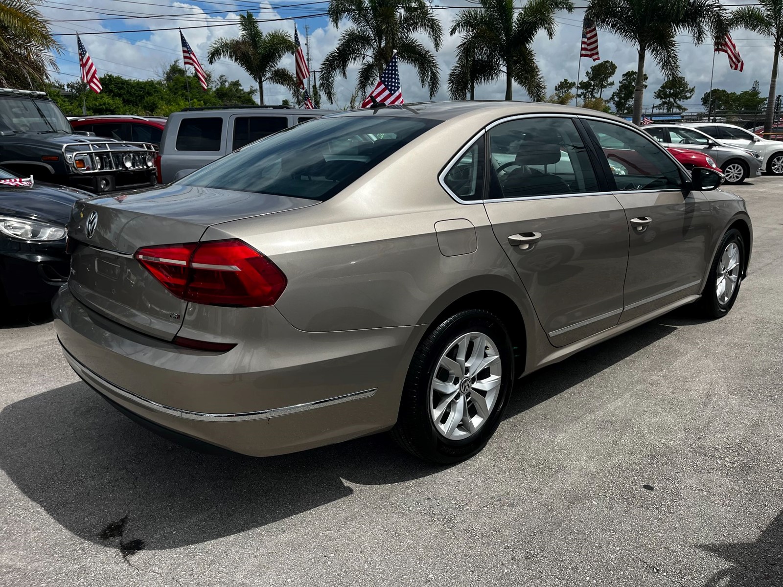 2016 VOLKSWAGEN Passat in Princeton, FL