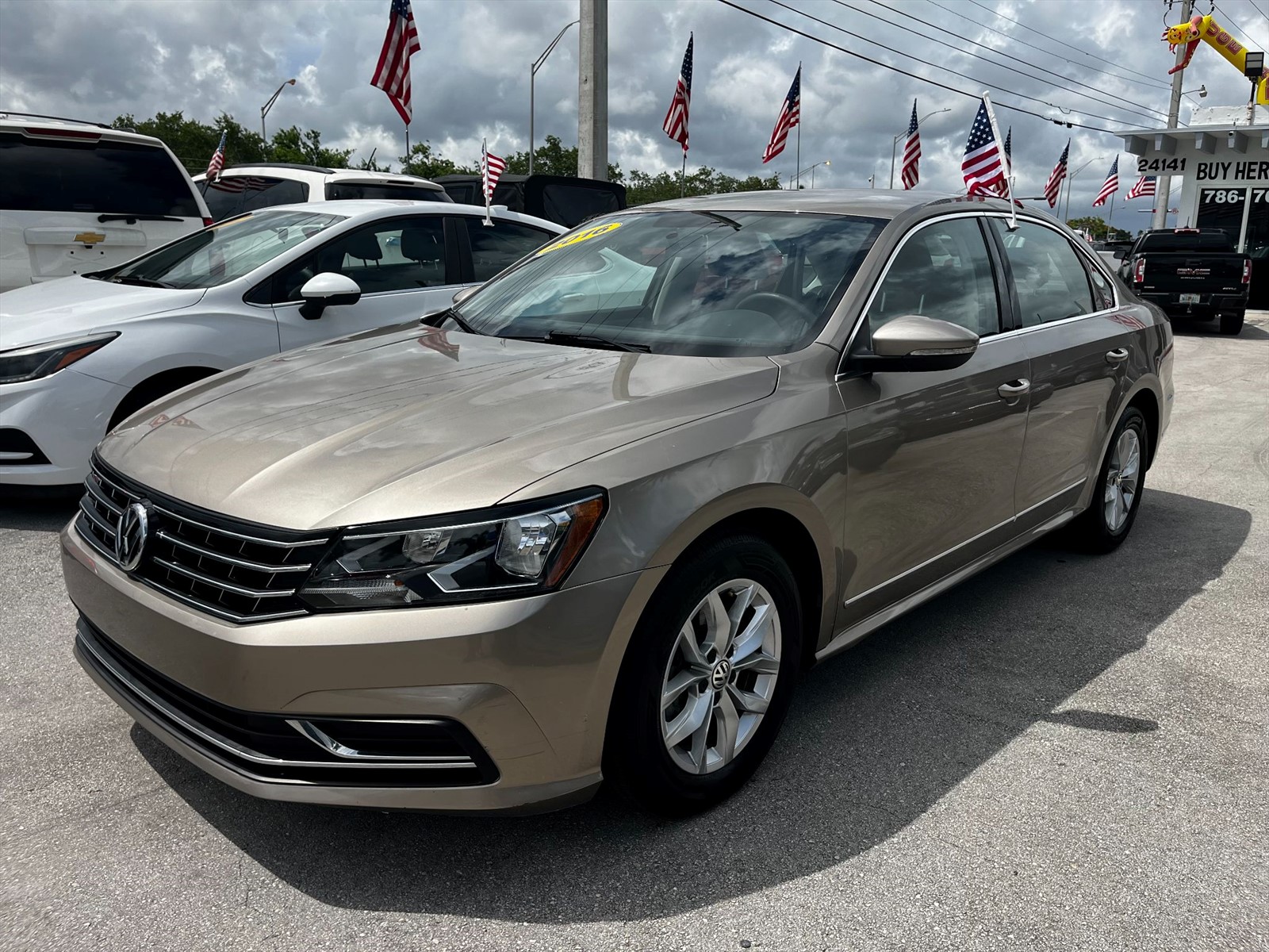 2016 VOLKSWAGEN Passat in Princeton, FL