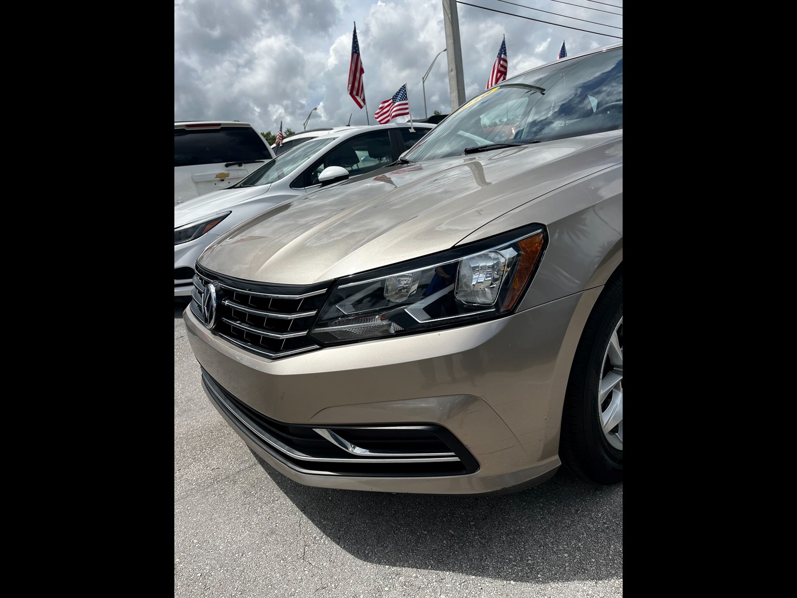 2016 VOLKSWAGEN Passat in Princeton, FL