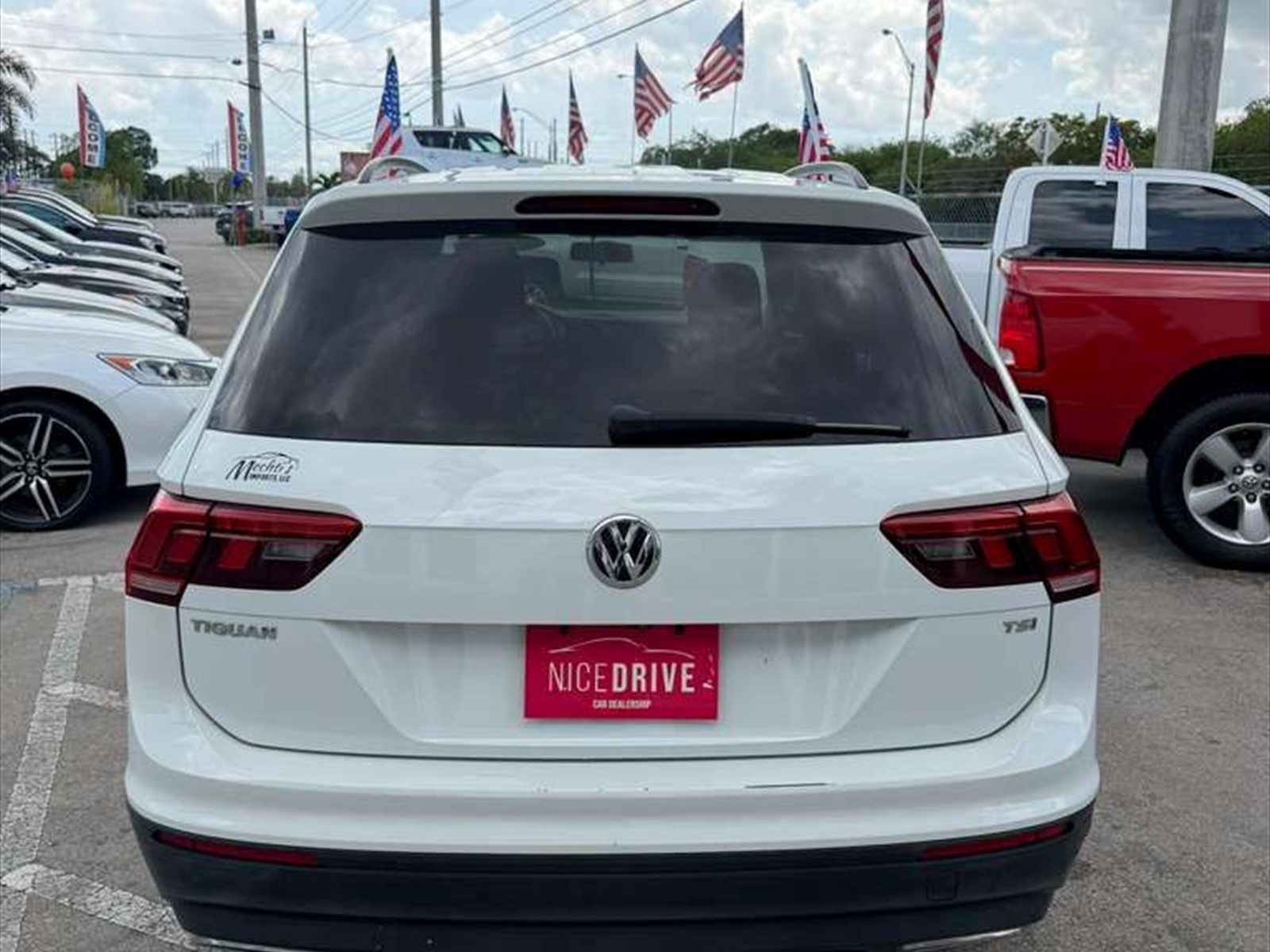 2018 VOLKSWAGEN Tiguan in Princeton, FL