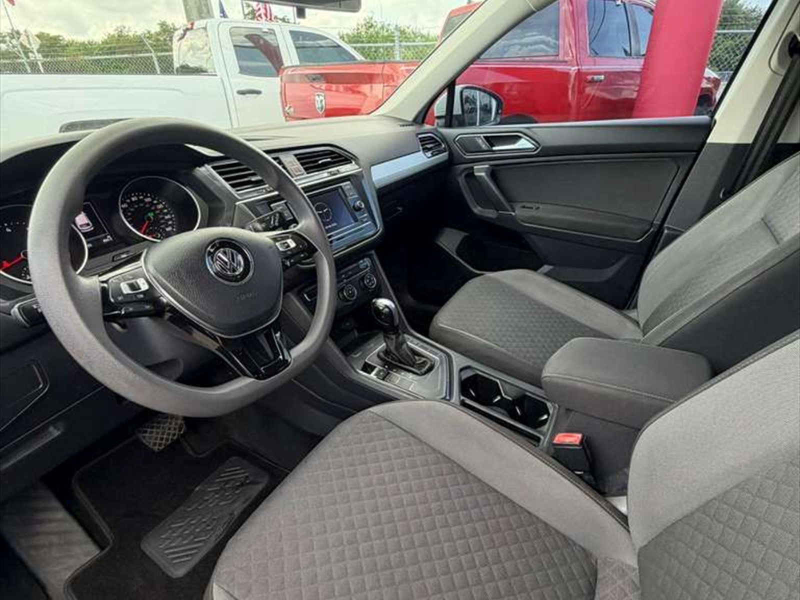 2018 VOLKSWAGEN Tiguan in Princeton, FL