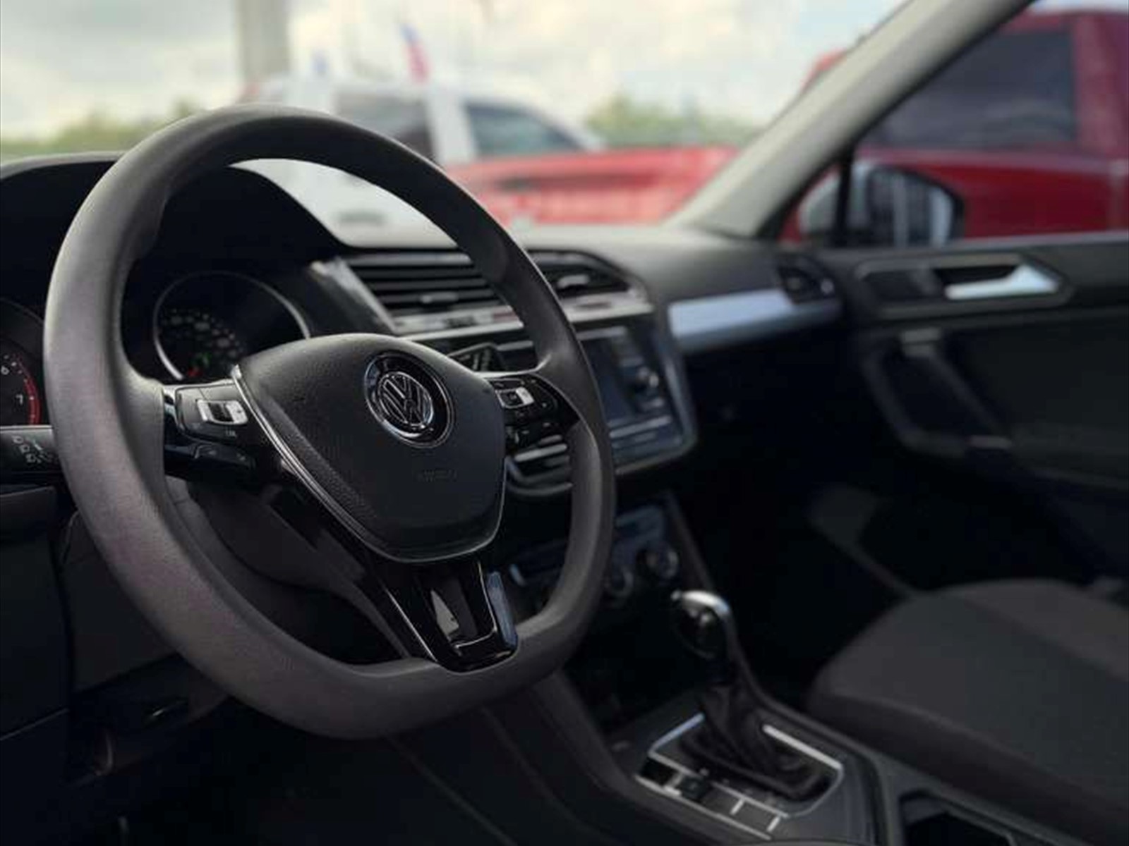 2018 VOLKSWAGEN Tiguan in Princeton, FL