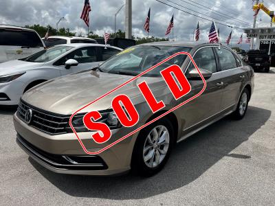 2016 VOLKSWAGEN Passat in Princeton, FL