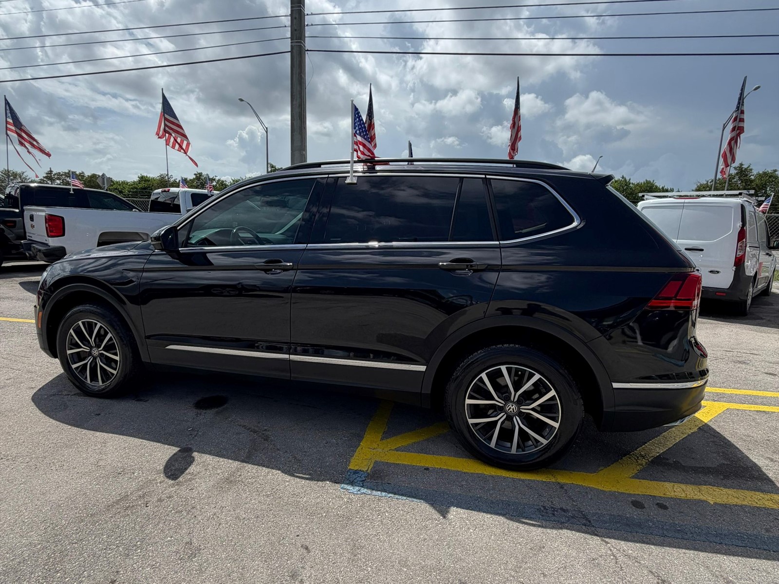 2018 VOLKSWAGEN Tiguan in Princeton, FL